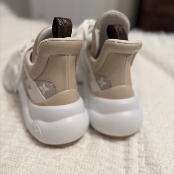 Louis Vuitton Beige and White Archlight - Picture 3 of 7